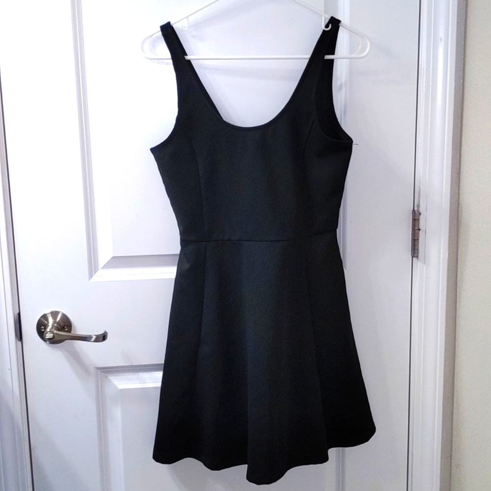 Size 8 DIVIDED H&M Skater Dress in Black
